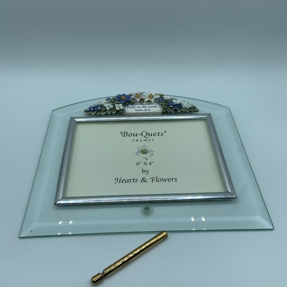 Bou-Quets Frames "Glass & Floral" by Hearts & Flowers - Picture 5 of 5